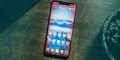 Ses ve görüntü kaydedip siber suçlulara gönderiyor