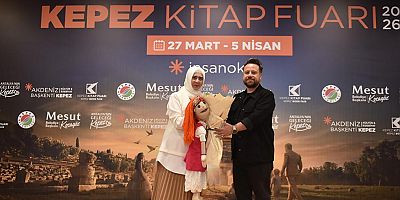 Sevimli kukla Aykız, Kepez Kitap Fuarı’nda