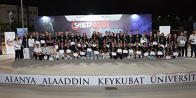 Siber vatanın kahramanları sertifikalarını aldı