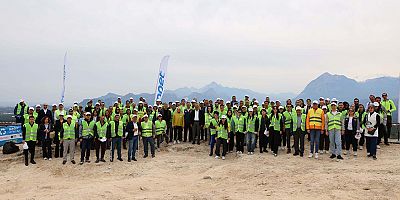 “Sıfır Atık ile Doğaya Saygı Duy” Projesi’nde çevre temizliği hareketi Antalya’dan başladı