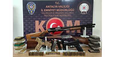 Silah Ticareti Yapmak Suçundan 3 Şüpheli Şahıs Yakalandı