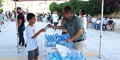 Sınav öncesi öğrencilere su ve şeker