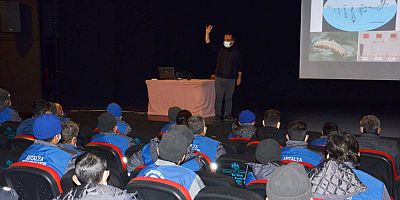 Sinekle mücadele ekibine eğitim