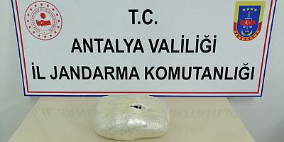 Sırt çantasında bir buçuk kilo esrar taşıyan iki yolcu yakalandı