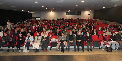 Sokak hayvanları için bir araya geldiler