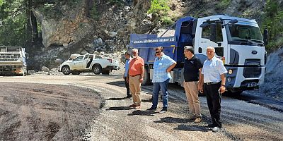 Sugözü Grup Yolu’nun asfaltı dökülüyor