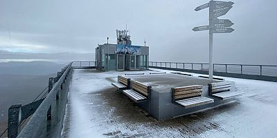 Tahtalı Dağı’nın zirvesine yılın ilk karı yağdı