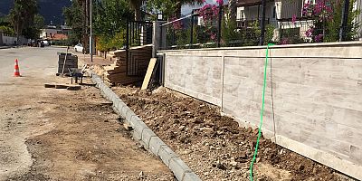 Tekirova’da kaldırım çalışmaları