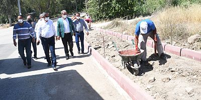Tekirova mahallesinde kaldırım çalışmaları devam ediyor