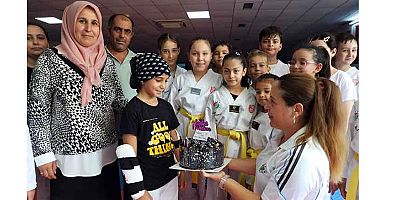 Tekvandocu Ecem’e doğum günü sürprizi