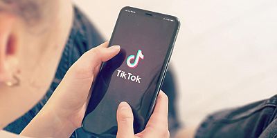 TİKTOK zirveden düşmüyor