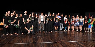 Tiyatro öğrencileri seyirciden tam not aldı