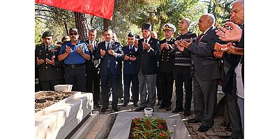 Topçu Yüzbaşı Mustafa Ertuğrul kabri başında anıldı