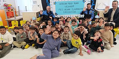 Toplum Destekli Polisler Okullarda Öğrencilerle Biraraya Geldi