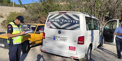Trafik Jandarmasından Okul Servis Araçlarının Denetimi