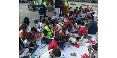 Trafikte okul Jandarma el ele birlikte güvenli geleceğe