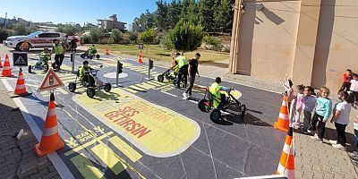Trafikte Parlayan Yıldızlar Projesi Kapsamında Öğrencilere Trafik Semineri verildi