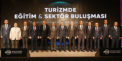 Turizmde eğitim ve sektör temsilcileri Antalya'da bir araya geldi