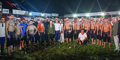 Türk’ün ilk er meydanı Elmalı’da dostluk kazandı