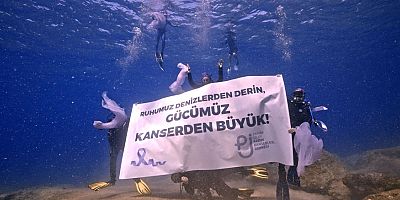 Türkiye’de ilk kez ünlü dalgıçlar, meme kanseri hastalarıyla birlikte daldı! 