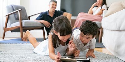 Türkiye’de yetişkinlerin %62'si çocukları için koydukları kurallara uymakta zorlanıyor