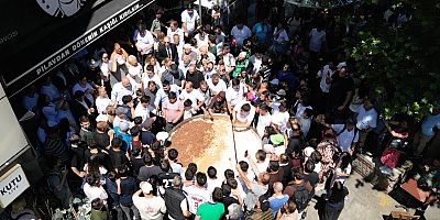 Türkiye'nin en büyük pilav kazanında 16 ton pilav ikram edildi