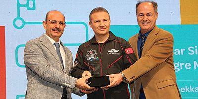 Türkiye'nin ilk astronotu Gezeravcı, GÜNKAF’ta öğrencilerle buluştu