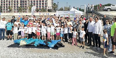 TURMEPA'dan Konyaaltı'nda sahil temizliği