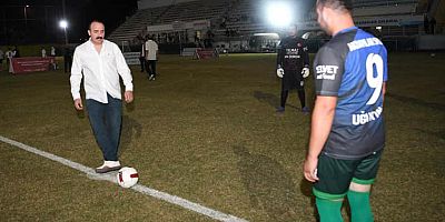 Turnuvanın başlama vuruşu Başkan Kotan'dan