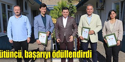 Tütüncü, başarıyı ödüllendirdi  