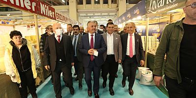 Tütüncü, Dadaşlar ve Yörükler buluşmasına katıldı  