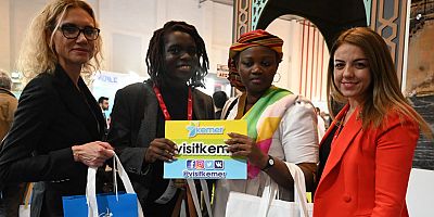 Uganda’nın Ankara Büyükelçisi Kemer standında