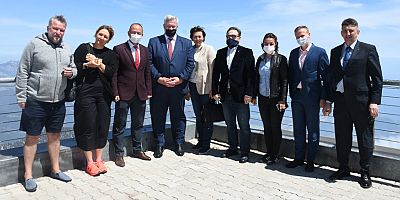 Ukrayna Ankara Büyükelçisi Sybiha, Kemer'de