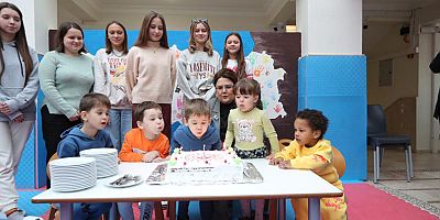 Ukraynalı Çocuklar Yeni Yılı Türkiye’deki Sıcak Yuvalarında Karşıladı