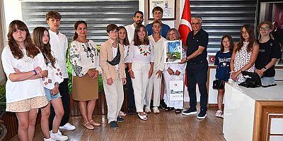 Ukraynalı çocuklardan Başkan Topaloğlu’na teşekkür