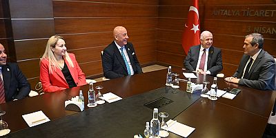 Ümit Özdağ Antalya Ticaret ve Sanayi Odası’nı ziyaret etti
