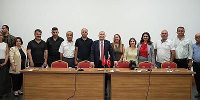 Ümit Özdağ Konyaaltı Muhtarlar Derneği’ni ziyaret etti