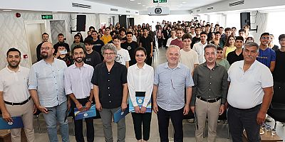 Üniversite adayları ALKÜ ile geleceğin mesleklerini tanıdı