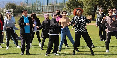 Üniversitede Yaşlılara Saygı Haftası’nda Kuşaklararası Egzersiz