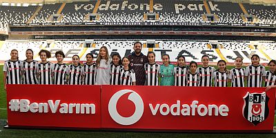 Ünlü isimler Vodafone Park Penaltı Challenge'da buluştu