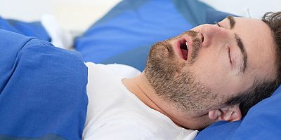 Uyku apnesi, bağışıklık sistemini baskılayarak koronavirüs tedavisini çıkmaza sokuyor!