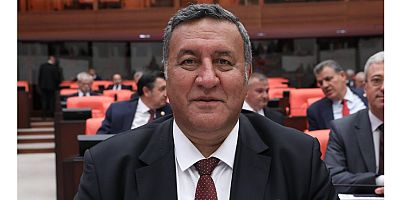 Uzman öğreticilerin öğretmenlik hayali  yönetmenliğe takıldı