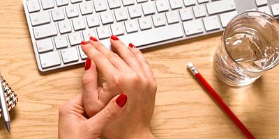 Uzun süreli bilgisayar kullanımı karpal tünel sendromuna neden oluyor