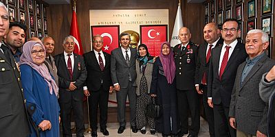 Vali Şahin: Sesi gür çıkan bir ülkeysek bunu şehitlerimize borçluyuz