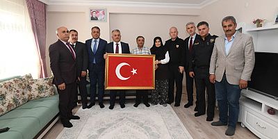 Vali Yazıcı, 8 Mart Dünya Kadınlar Günü'nde şehit annelerini unutmadı