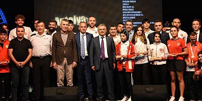 Vali Yazıcı Antalya'nın altın çocuklarını tebrik etti