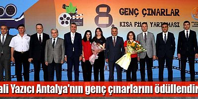 Vali Yazıcı Antalya'nın genç çınarlarını ödüllendirdi