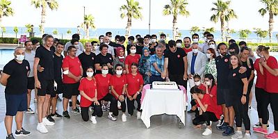 Vali Yazıcı: Azmin ve Başarının En Büyük Örneğisiniz