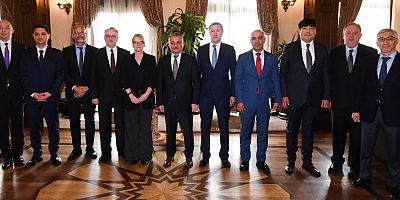 Vali Yazıcı Başkonsolos ve konsoloslarla bir araya geldi