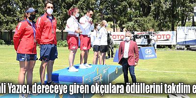 Vali Yazıcı, dereceye giren okçulara ödüllerini takdim etti